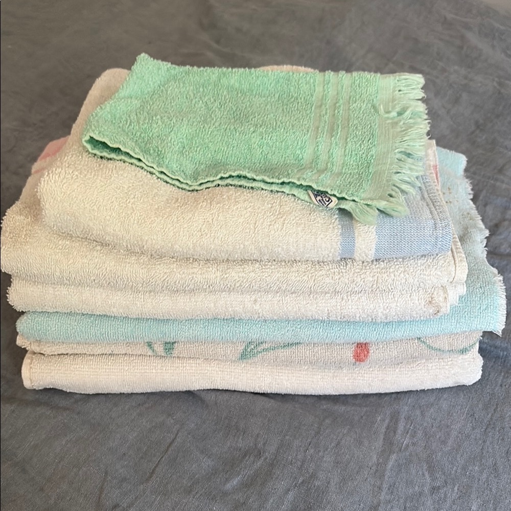 Vintage 6 Mint Green and Cream bath size Towel lot+hand towel-